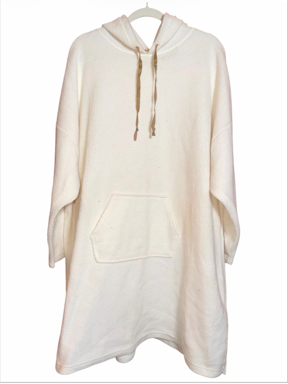 Koolaburra By Ugg Oversized Fleece Hoodie With Kangaroo pocket. Cream. Size 2X